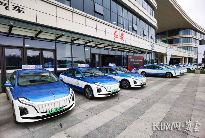 凤凰早班车最新一期启程，在变化与学习的翅膀上翱翔