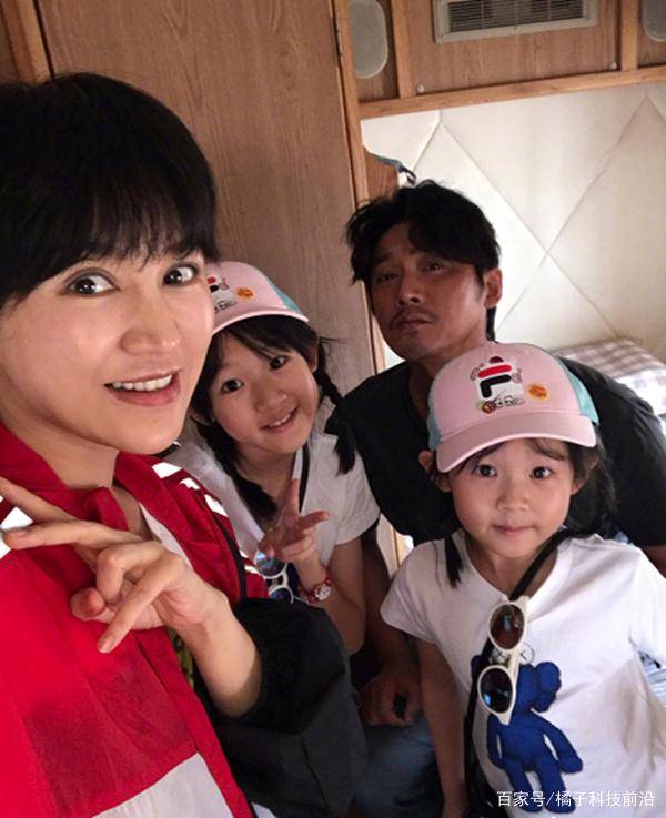 陆毅女儿贝儿最新照片与小巷特色小店探秘揭秘