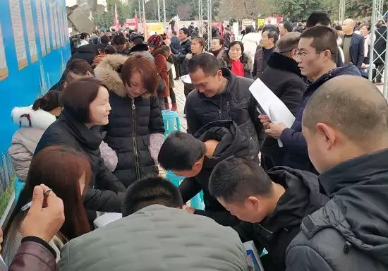 今天夹江招工最新信息,今天夹江招工最新信息，小巷深处的独特机遇