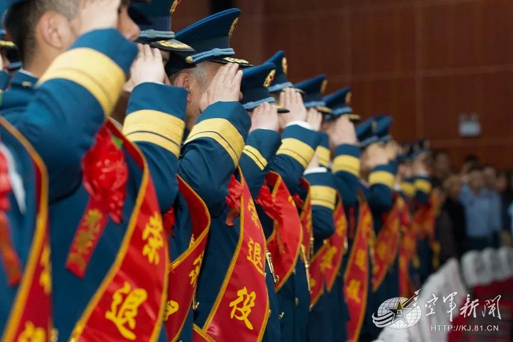 士官转文职最新政策深度解读与探讨，转业之路的新机遇 🔍💼