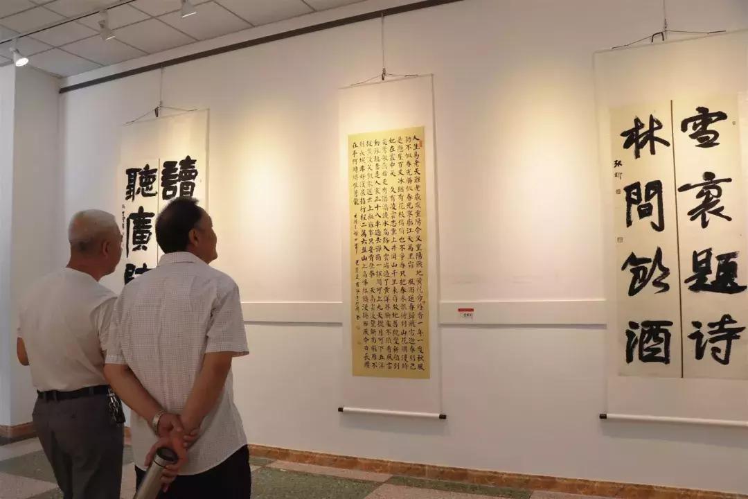 蓬勃发展