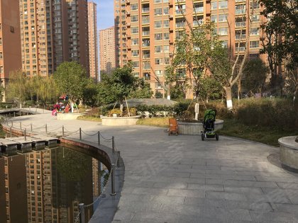 恒泰城品湖畔最新房价揭秘，市场走势与个人立场分析