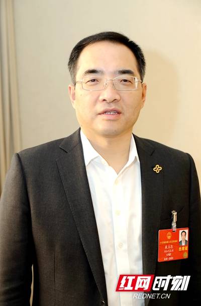 高冷总裁进错房，变化、学习与自信的力量