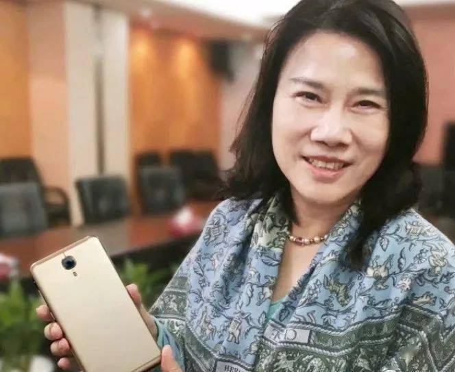 董明珠最新演讲视频，商业智慧与个人立场的深度对话