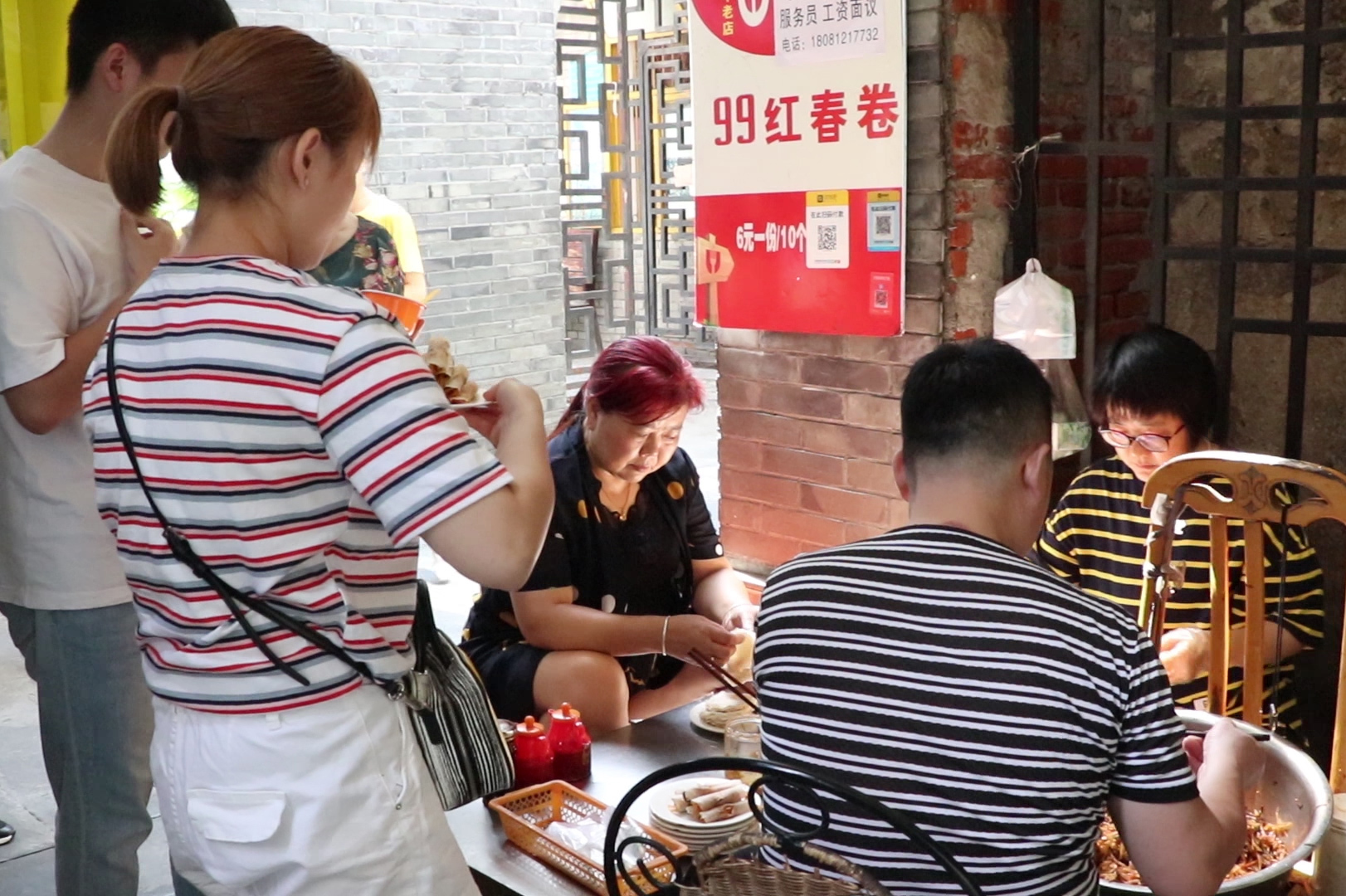 探秘小巷独特风味小店，三优最新休闲视频更新揭秘